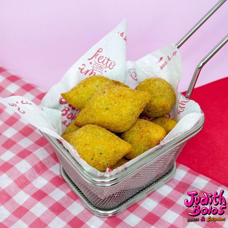 Bolinho de Mandioca c/ Carne e Bacon 25 unidades