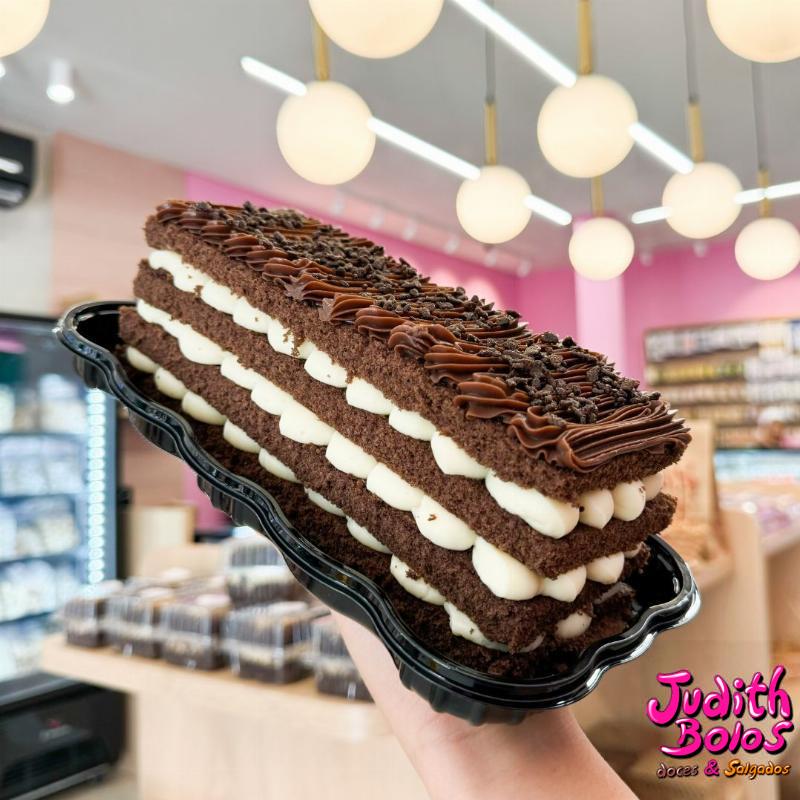 Bolo Camadas de Chocolate c/ Leite Ninho