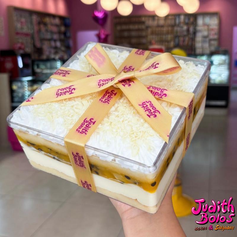 Torta Box de Frutas Amarelas (1,400kg)