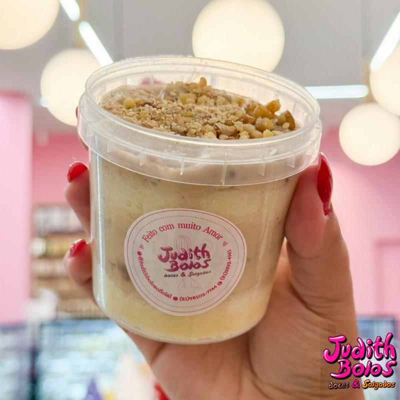 Bolo no Pote de Nozes