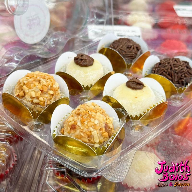 Bandeja de Docinhos c/ 6un Mista