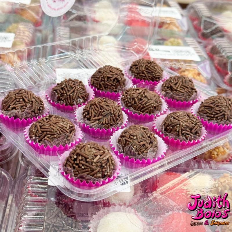 Bandeja de Docinhos c/ 12un (Brigadeiro Gourmet)