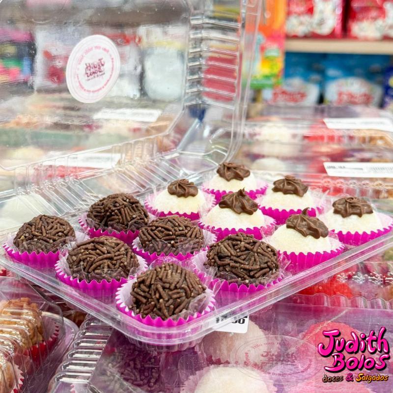 Bandeja de Docinhos Mista c/ 12 un (Brigadeiro Gourmet e Leite Ninho c/ Nutella)