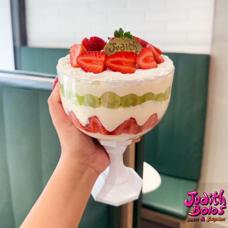 Sobremesa na Taça de Morango e Uva - 750g